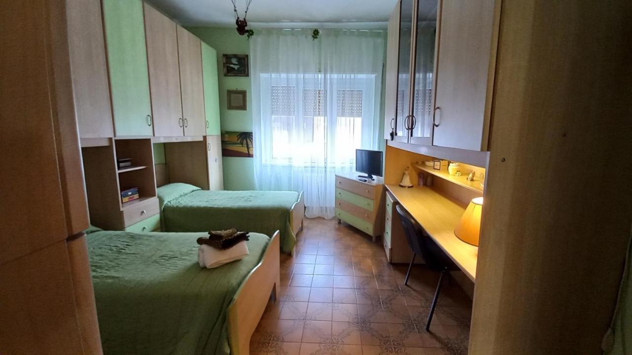 Appartamento Incantevole Al Centro Di Torvaianica Extérieur photo